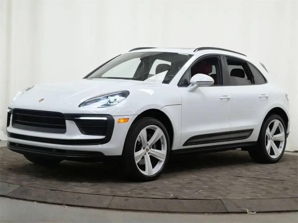 2023 Porsche Macan T - Image 9 of 9