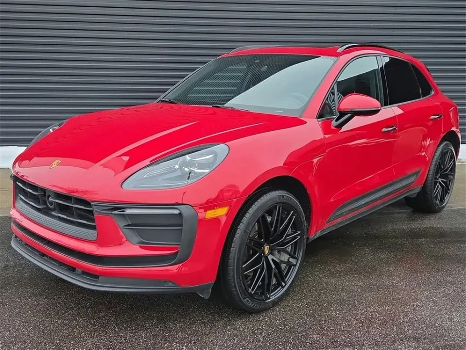 2023 Porsche Macan T - Image 6 of 7
