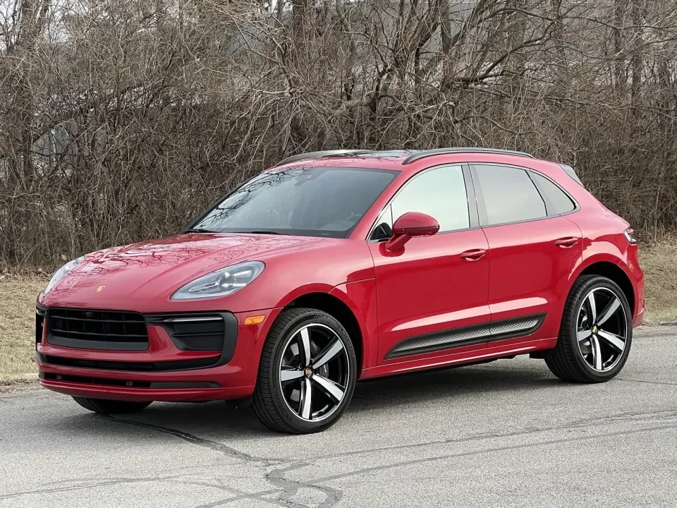 2023 Porsche Macan T - Image 5 of 7