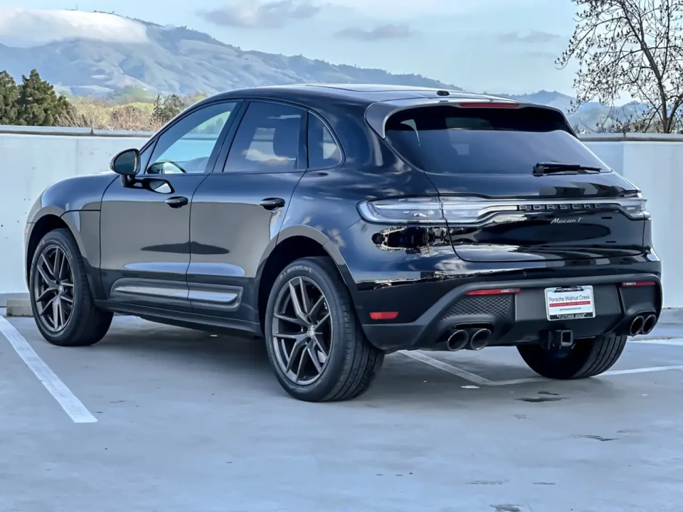 2023 Porsche Macan T - Image 3 of 8
