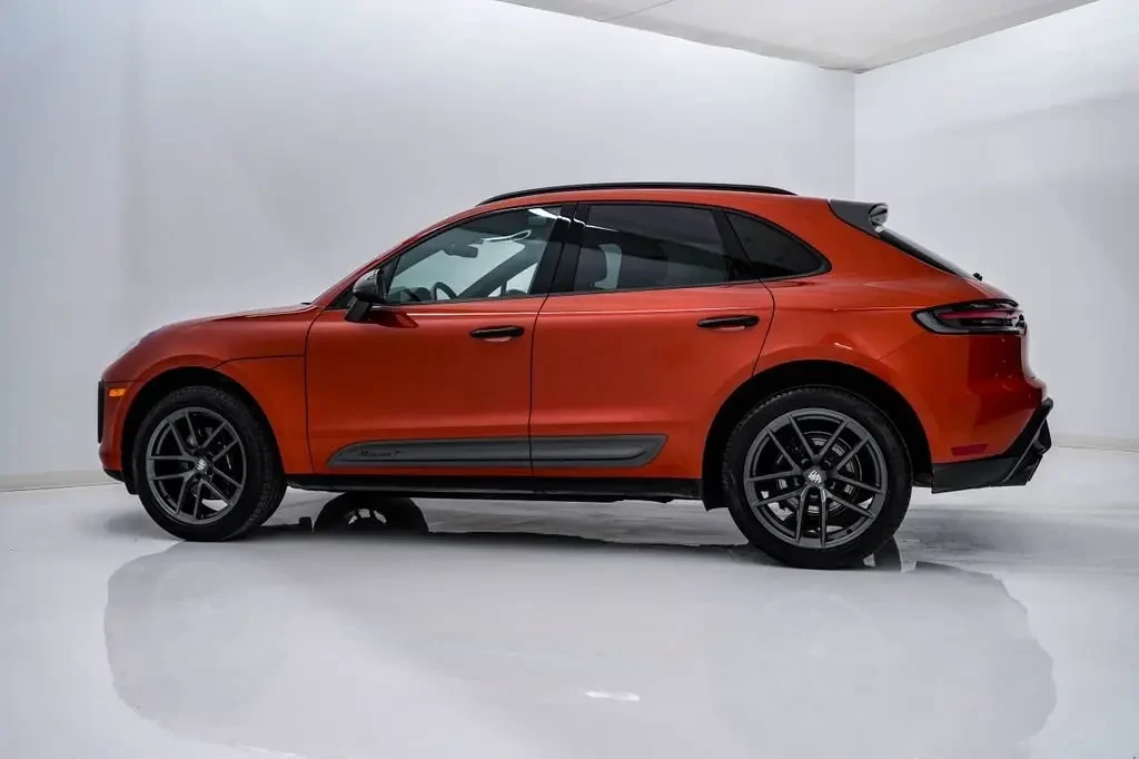 2023 Porsche Macan T - Image 3 of 8