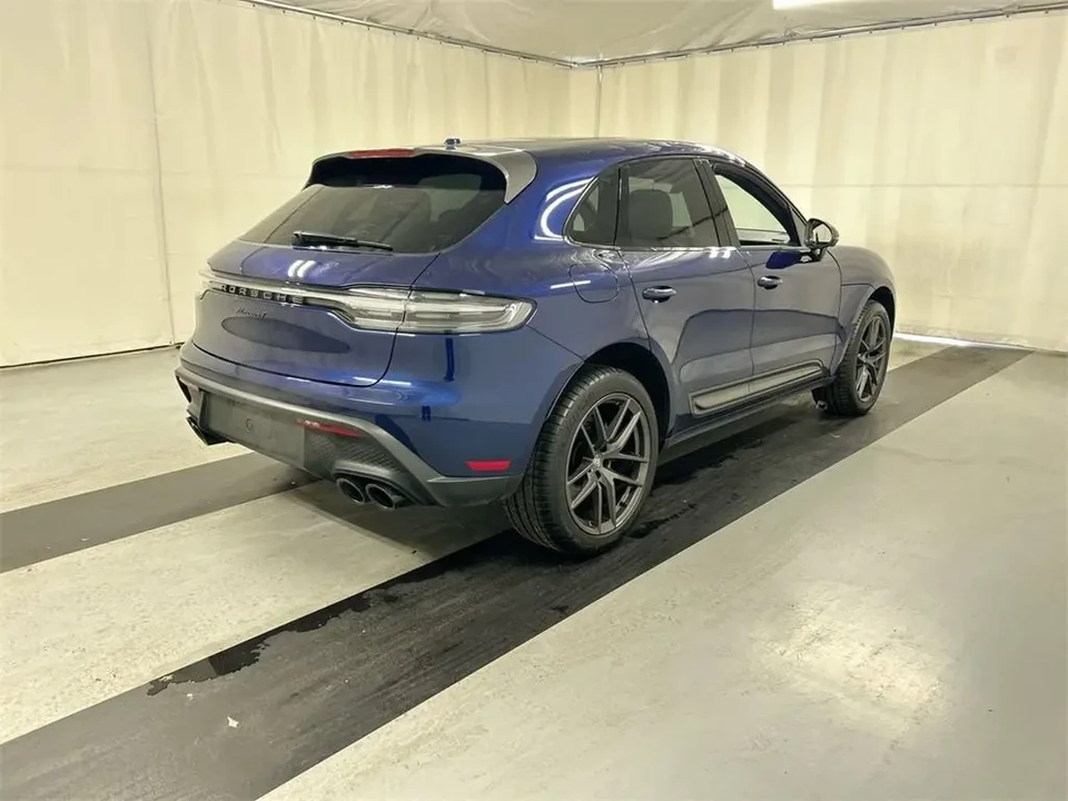 2023 Porsche Macan T - Image 4 of 8
