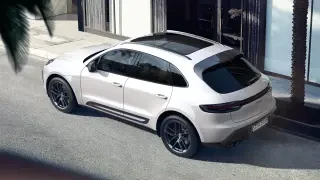 2023 Porsche Macan T - Image 4 of 4