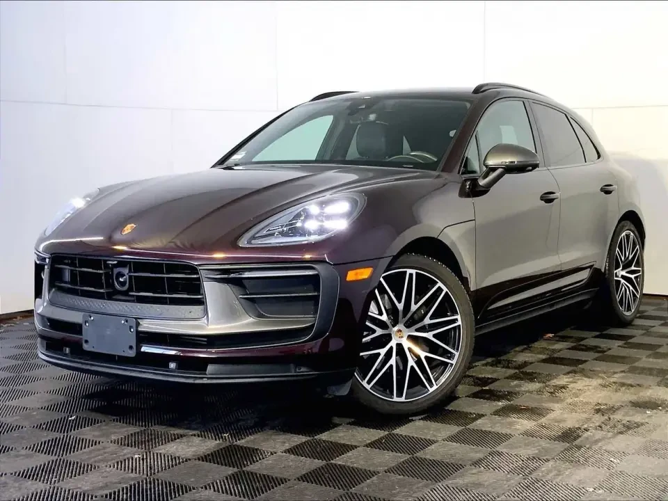 2023 Porsche Macan T - Image 10 of 13