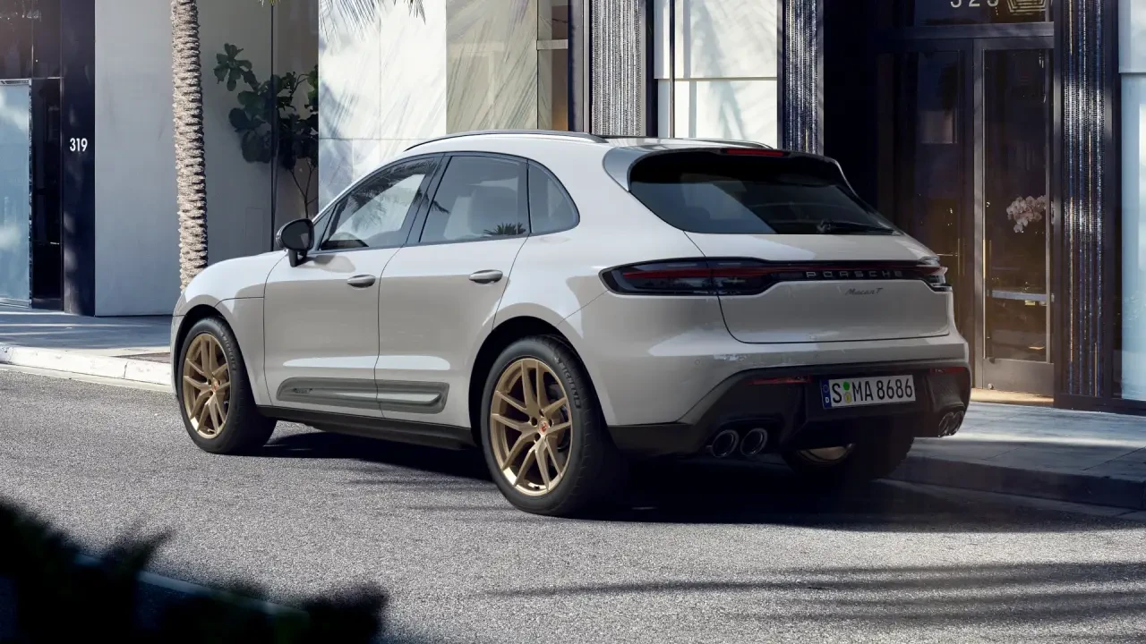2023 Porsche Macan T - Image 3 of 6