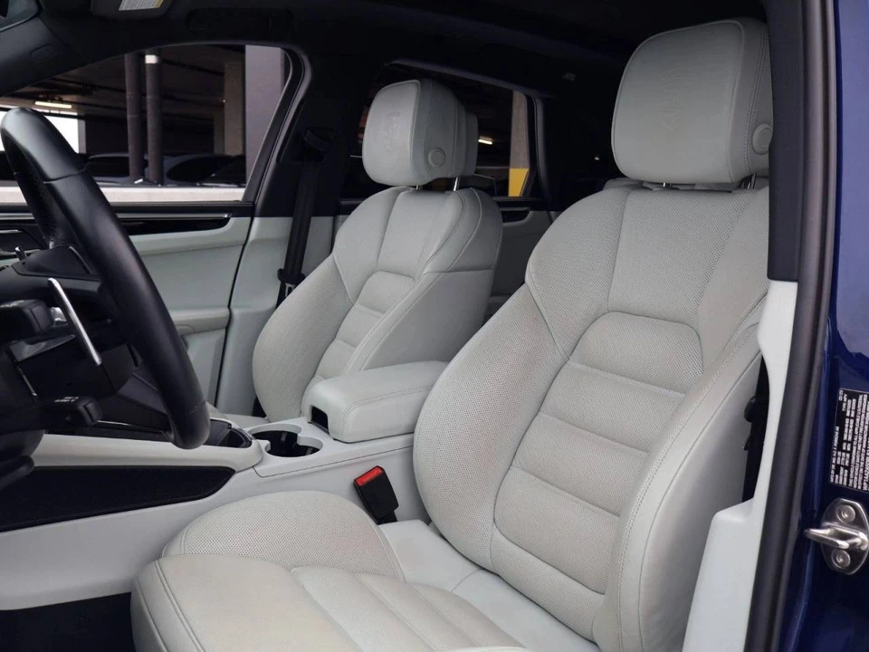 2023 Porsche Macan T - Image 5 of 5