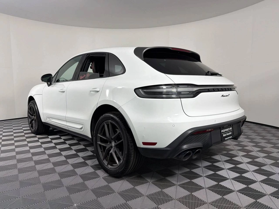 2023 Porsche Macan T - Image 3 of 5