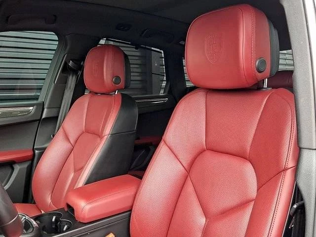 2023 Porsche Macan T - Image 5 of 5