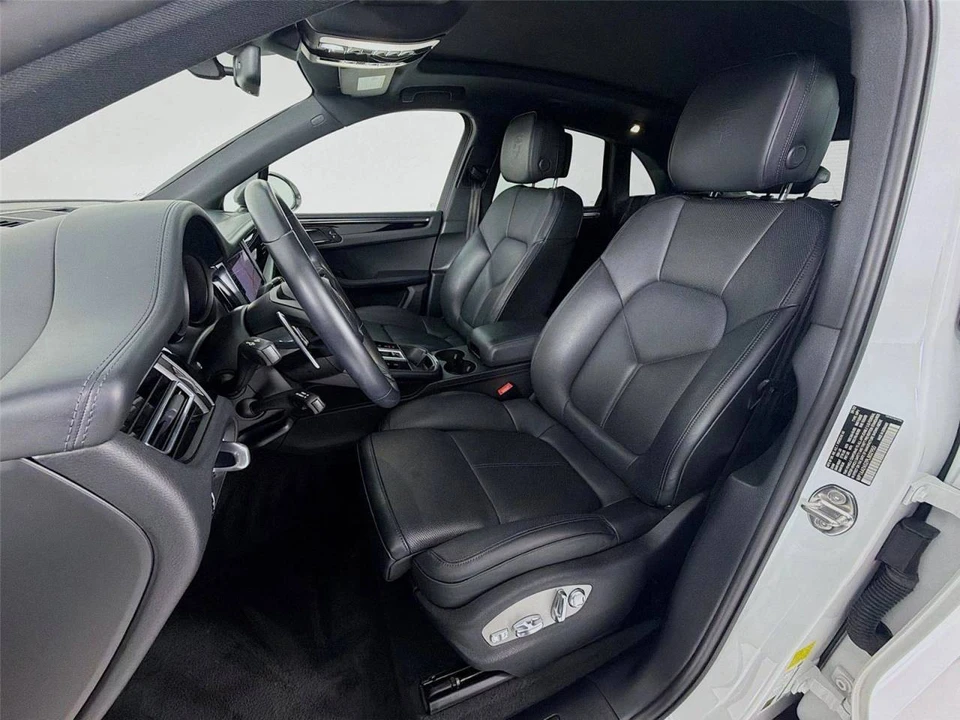 2023 Porsche Macan T - Image 5 of 5