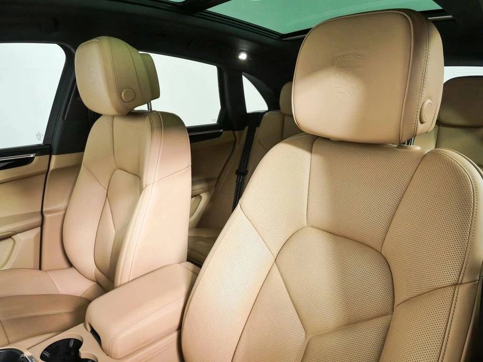 2023 Porsche Macan T - Image 5 of 5
