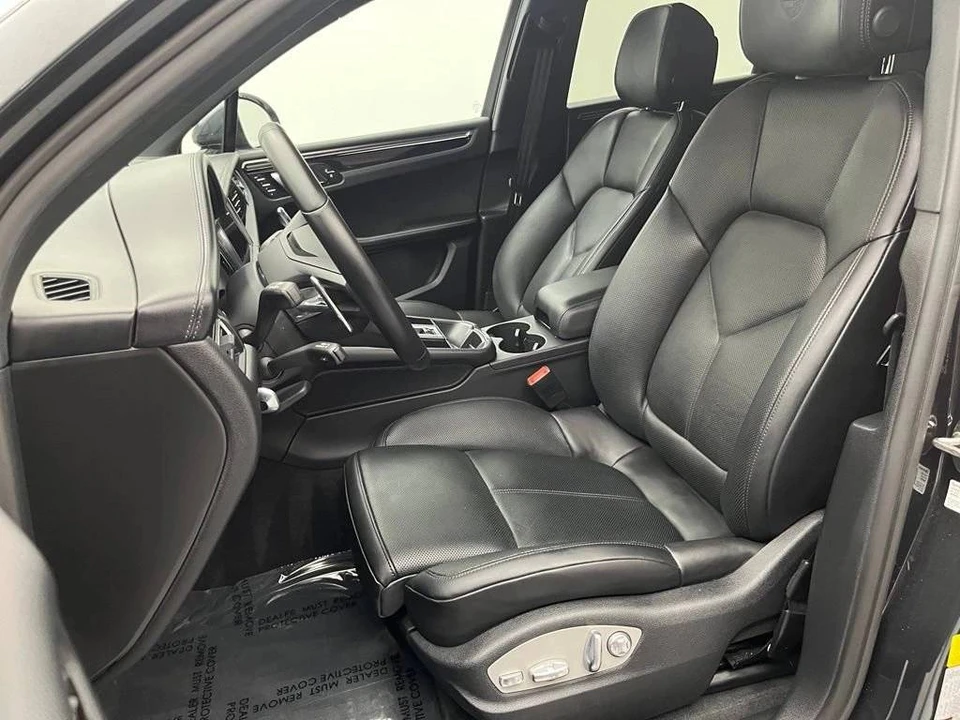 2023 Porsche Macan T - Image 5 of 5