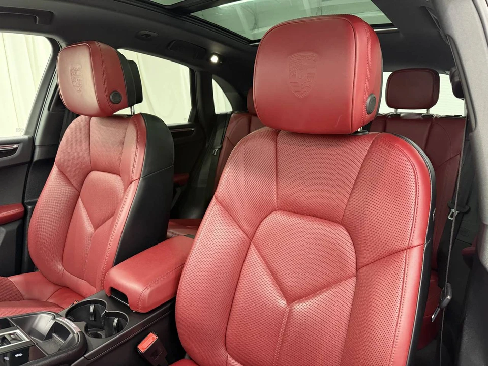 2023 Porsche Macan T - Image 5 of 5