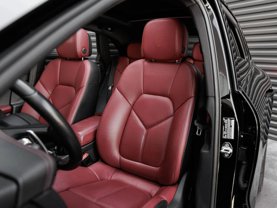 2023 Porsche Macan T - Image 5 of 5