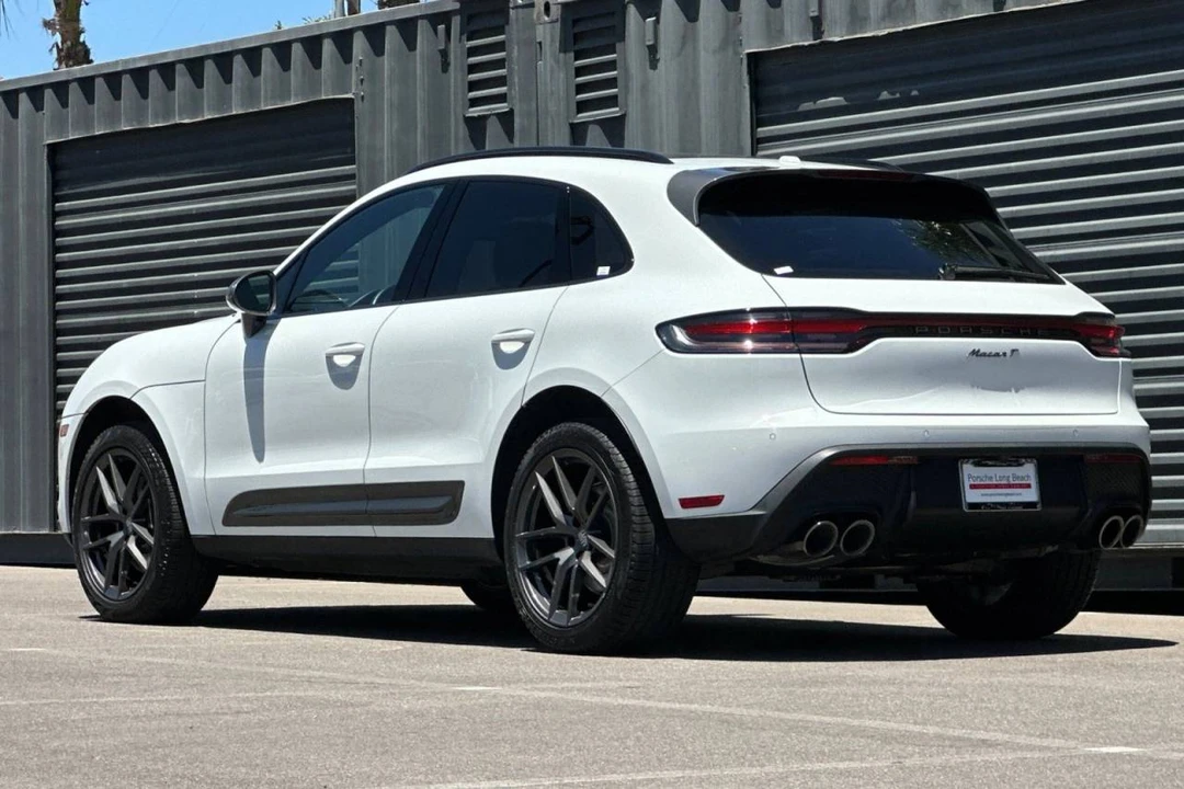 2023 Porsche Macan T - Image 3 of 5