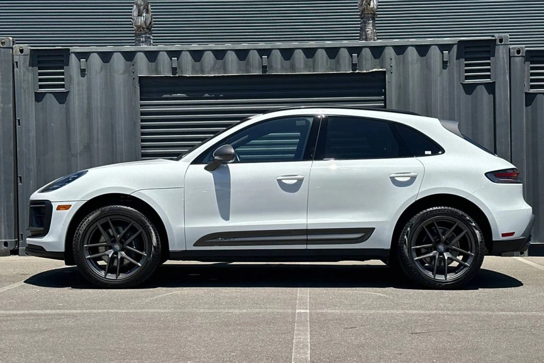 2023 Porsche Macan T - Image 2 of 5