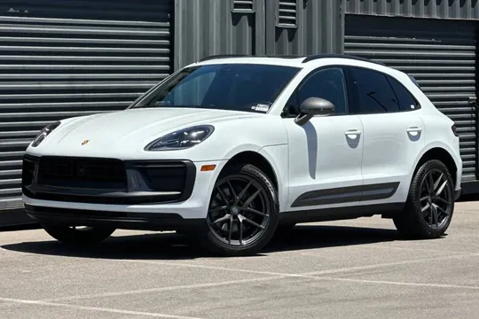 2023 Porsche Macan T