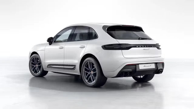 2023 Porsche Macan - Image 18 of 30