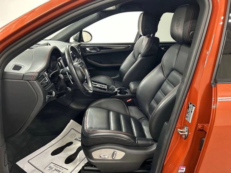 2023 Porsche Macan T - Image 5 of 5