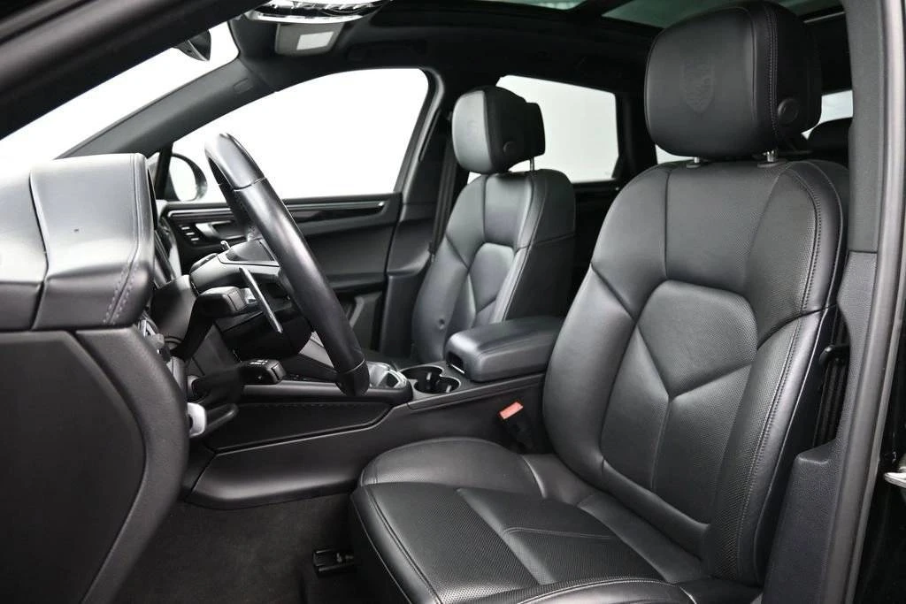 2023 Porsche Macan T - Image 5 of 5