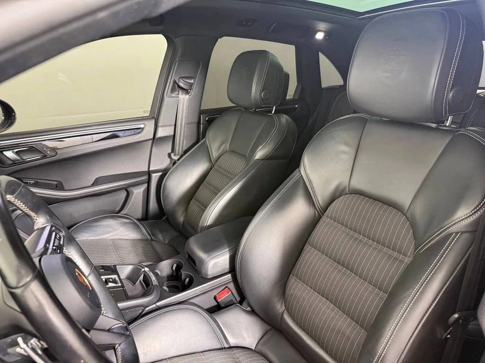 2023 Porsche Macan T - Image 5 of 5