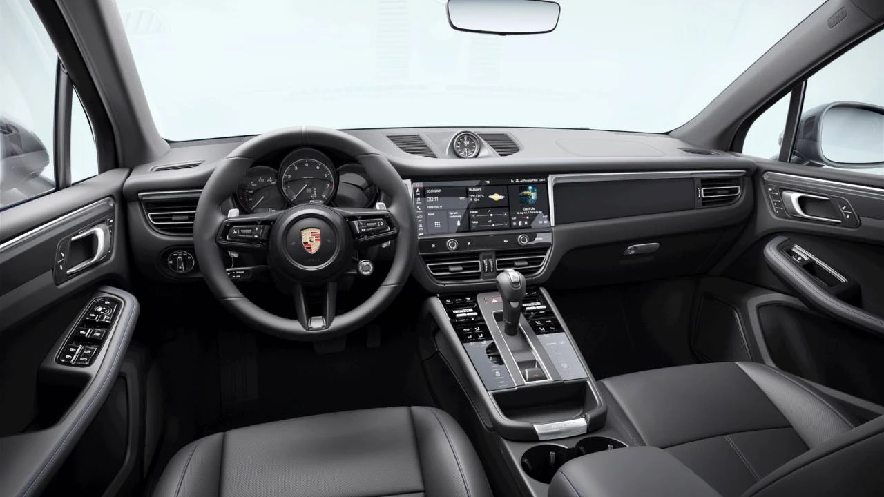 2023 Porsche Macan T - Image 4 of 5