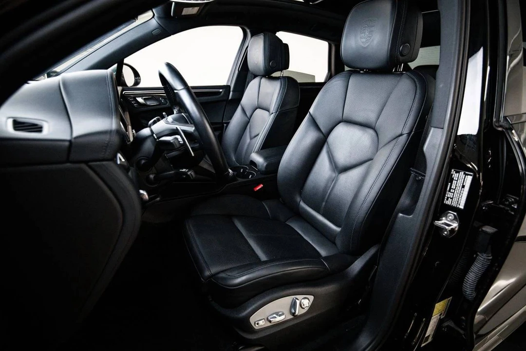 2023 Porsche Macan T - Image 5 of 5