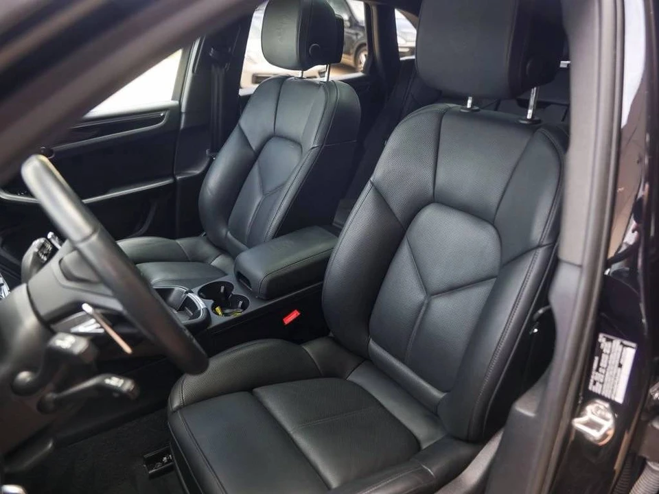 2023 Porsche Macan T - Image 5 of 5