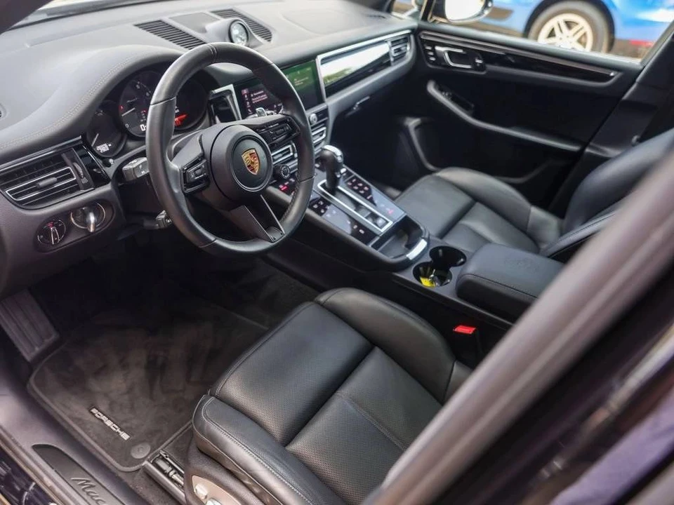 2023 Porsche Macan T - Image 4 of 5
