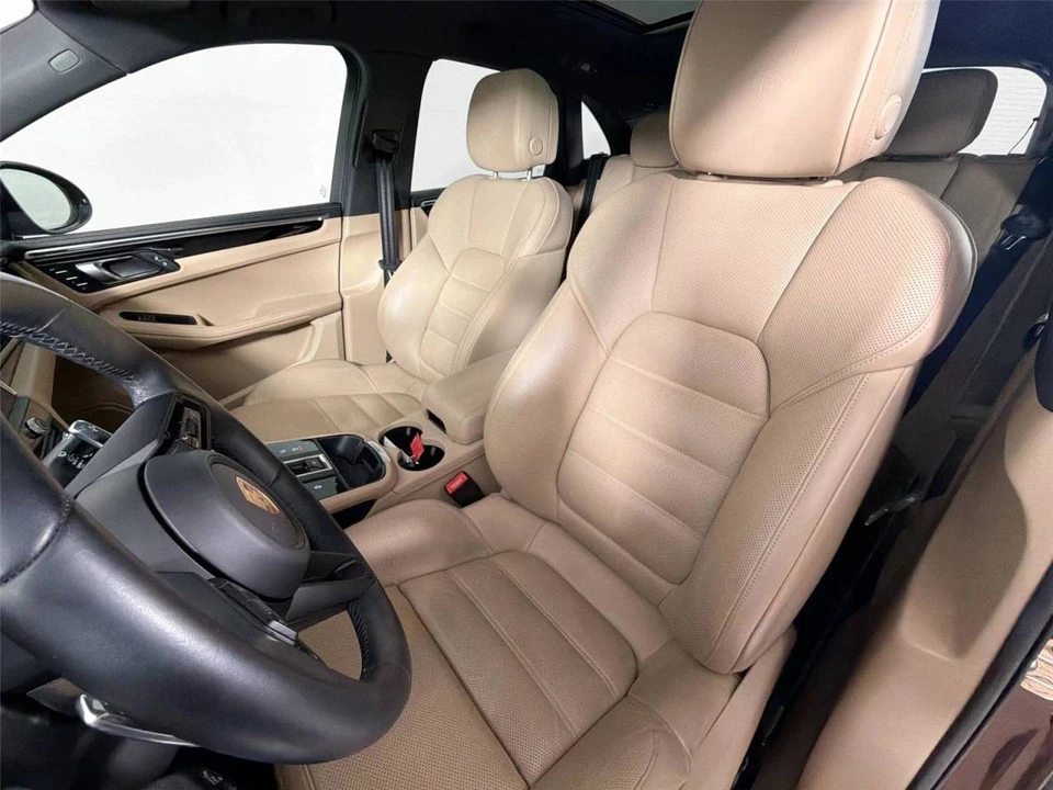 2023 Porsche Macan T - Image 5 of 5