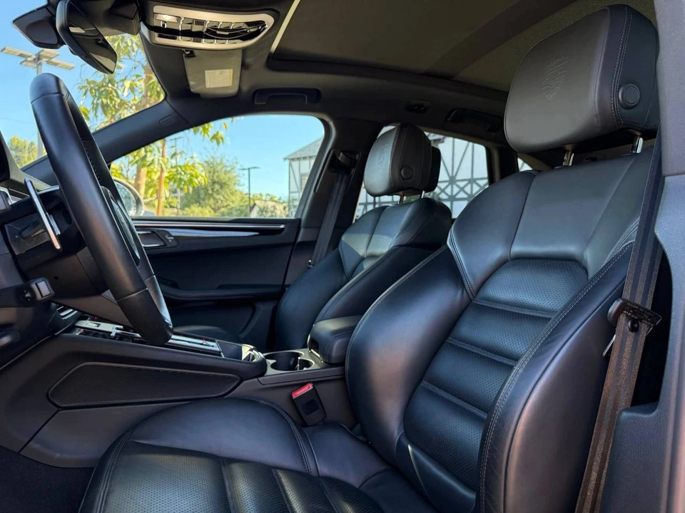 2023 Porsche Macan T - Image 5 of 5