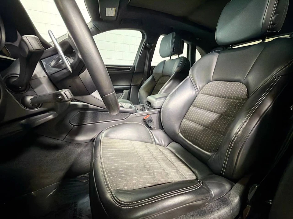 2023 Porsche Macan T - Image 5 of 5