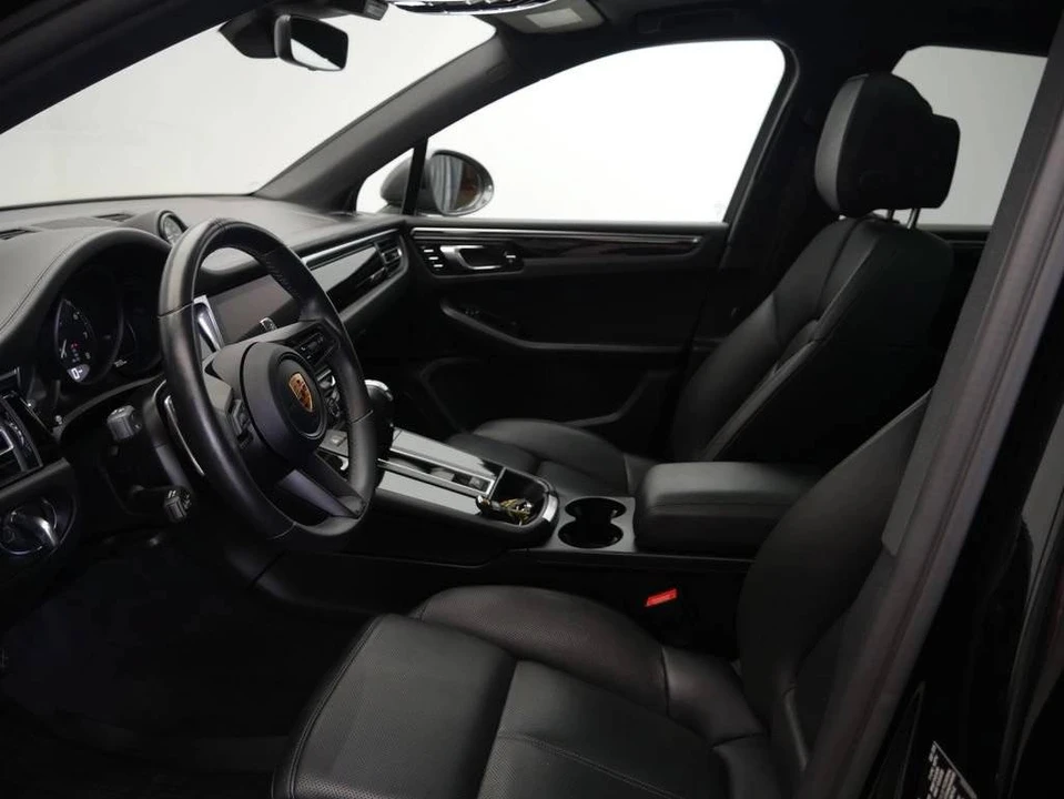 2023 Porsche Macan T - Image 5 of 5