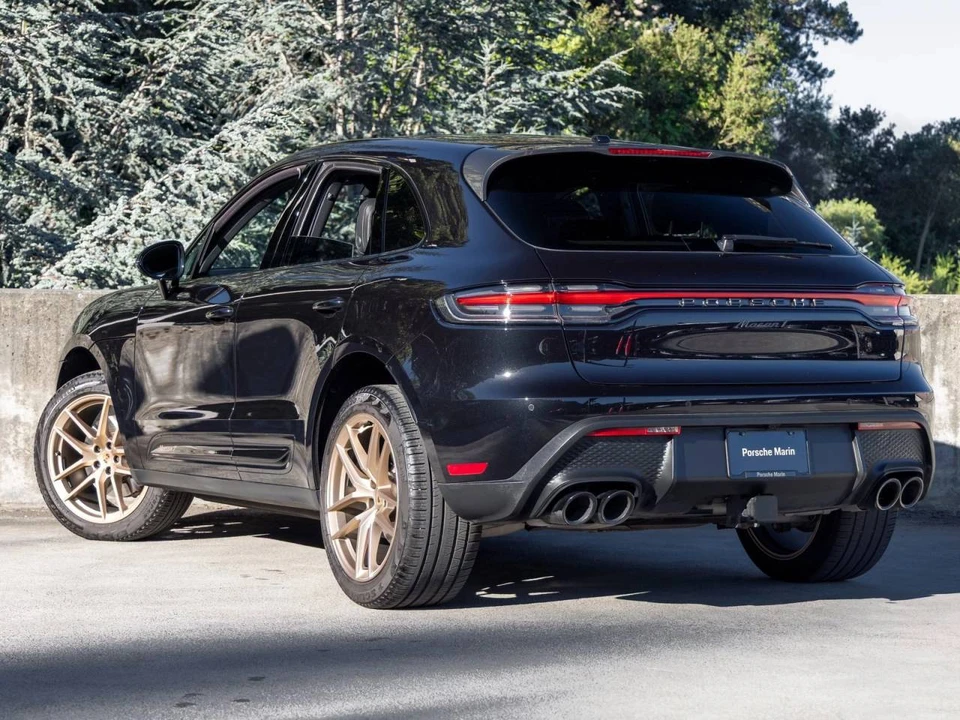 2023 Porsche Macan T - Image 3 of 5
