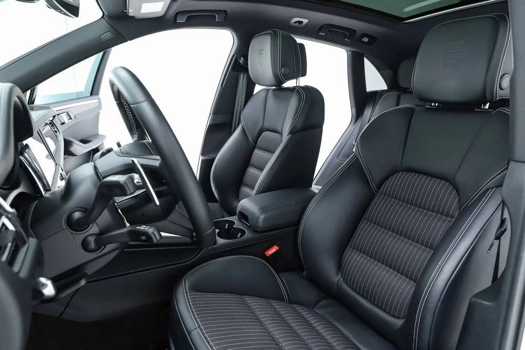2023 Porsche Macan T - Image 5 of 5