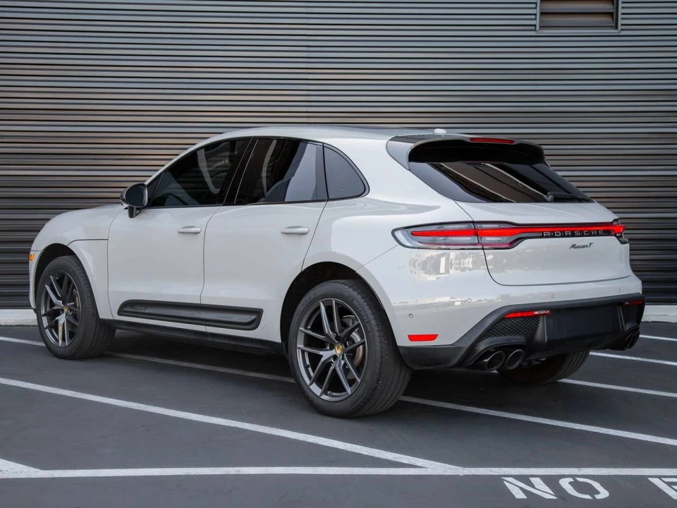 2023 Porsche Macan T - Image 3 of 5