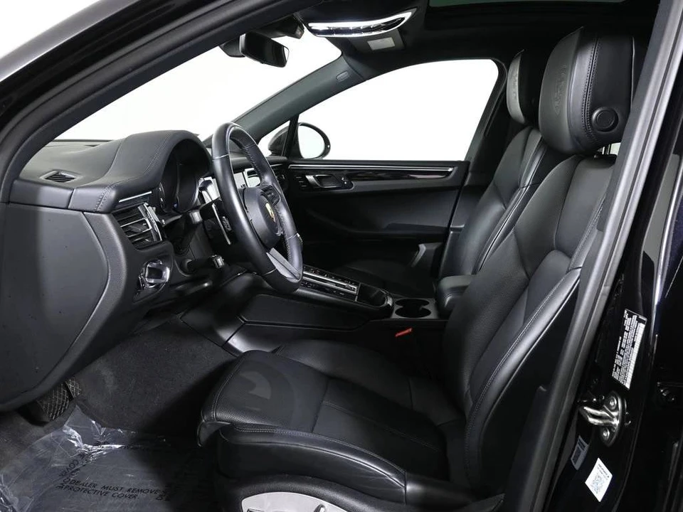 2023 Porsche Macan T - Image 5 of 5