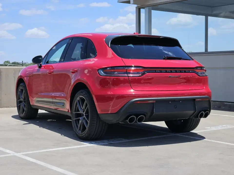 2023 Porsche Macan T - Image 23 of 31