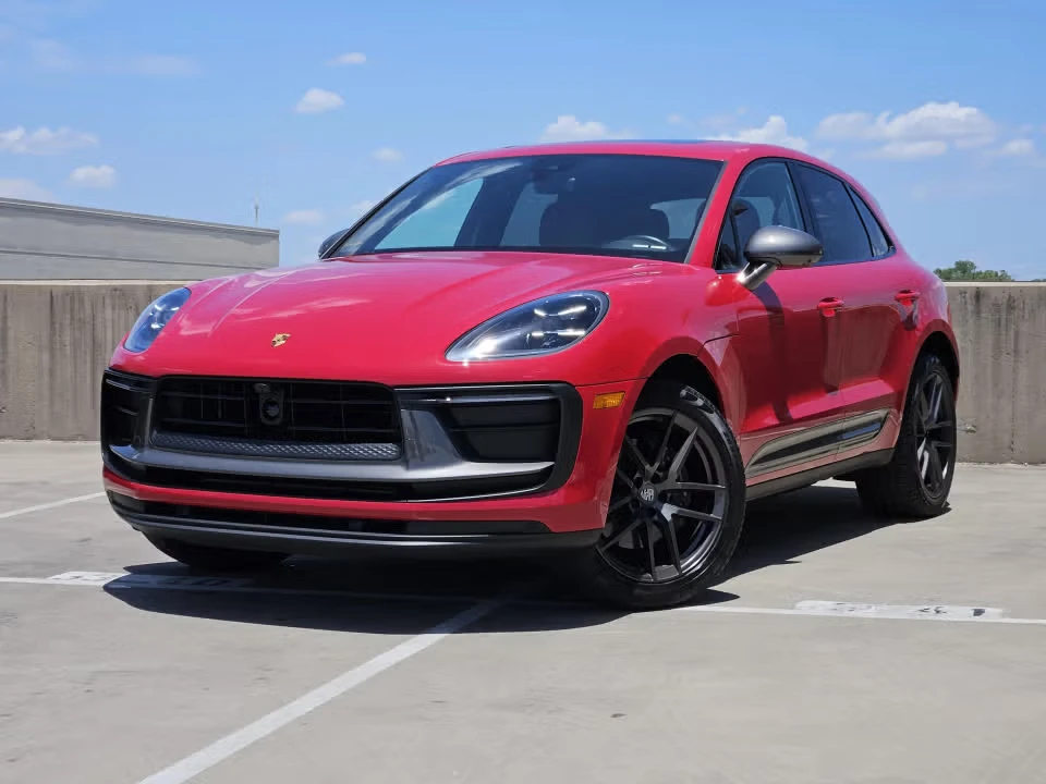 2023 Porsche Macan T - Image 3 of 31