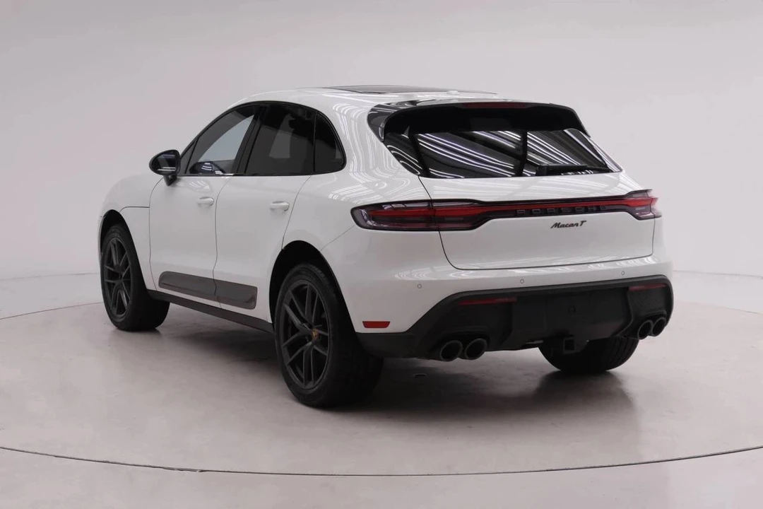 2023 Porsche Macan T - Image 3 of 5
