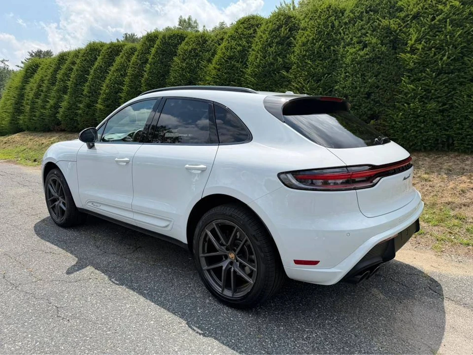 2023 Porsche Macan T - Image 3 of 5