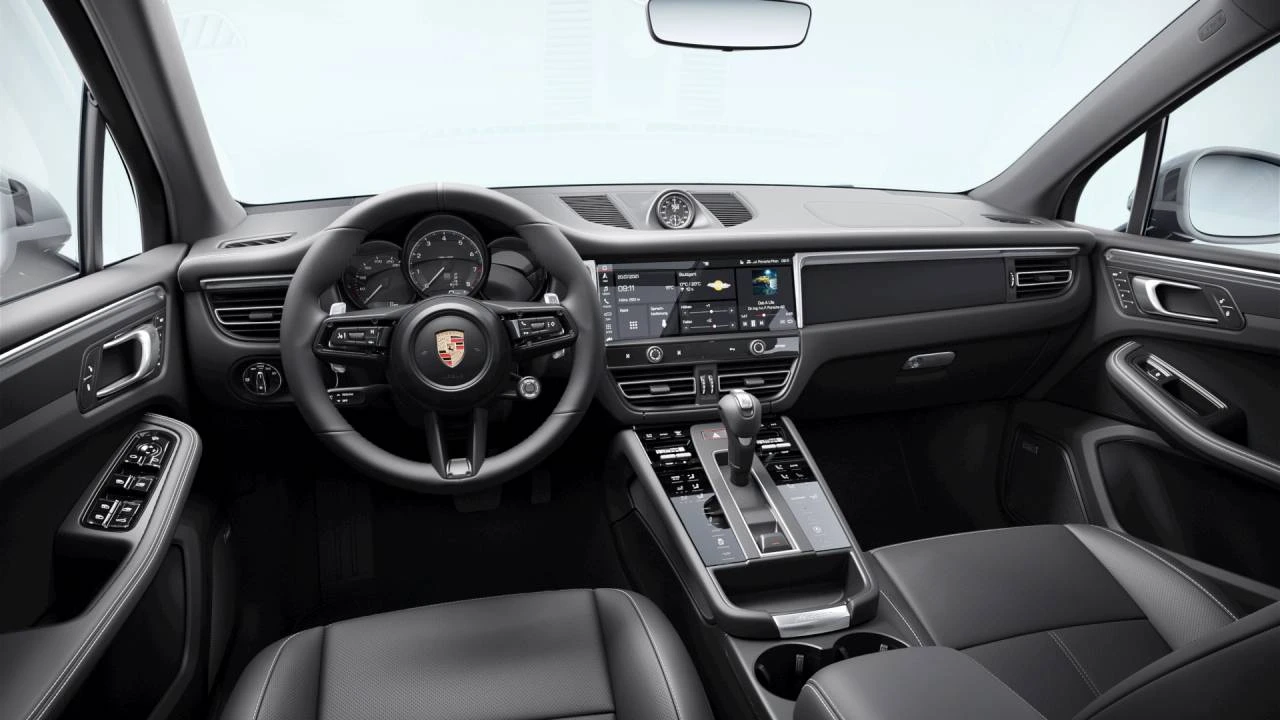 2023 Porsche Macan T - Image 4 of 5