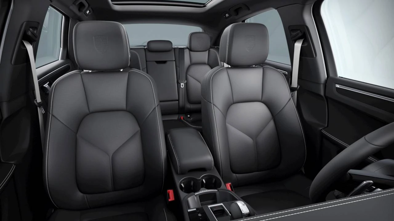 2023 Porsche Macan T - Image 5 of 5