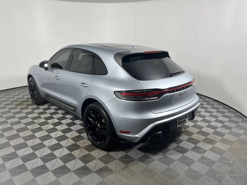 2023 Porsche Macan T - Image 3 of 5