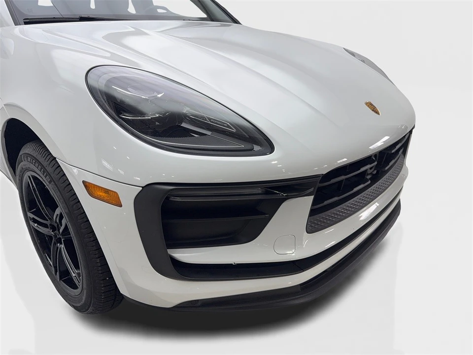 2023 Porsche Macan T - Image 17 of 21