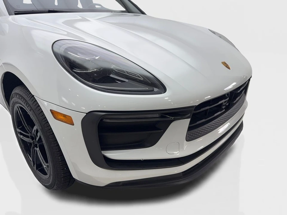 2023 Porsche Macan T - Image 17 of 21