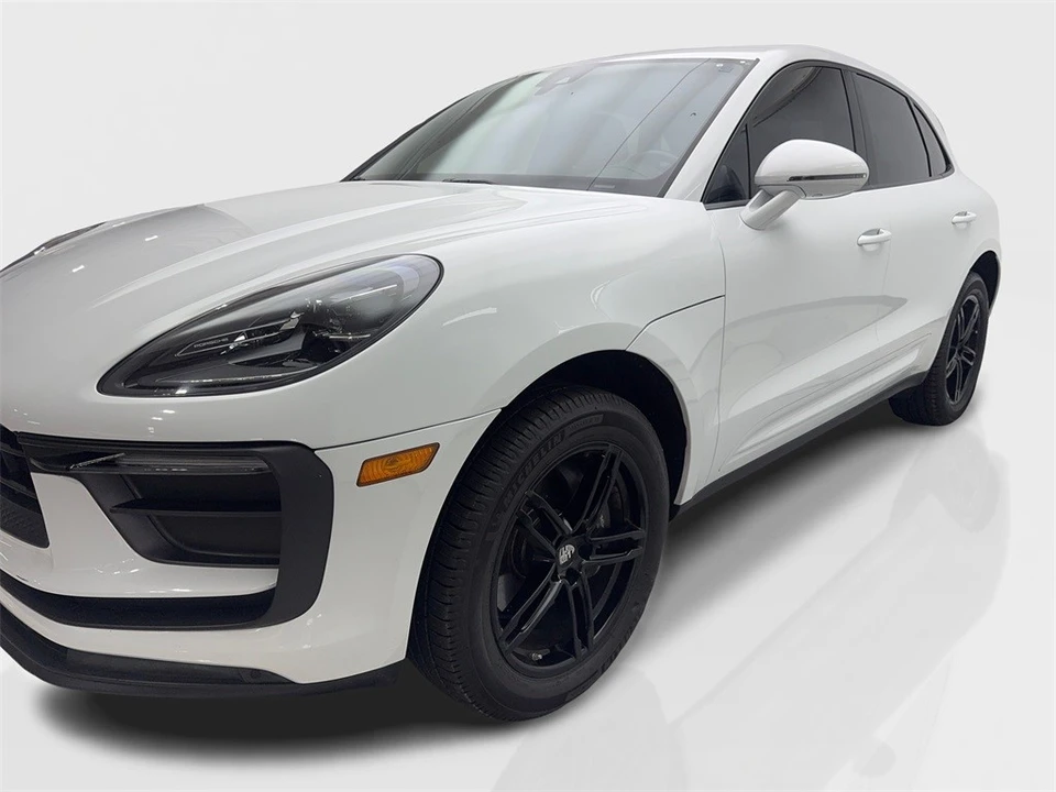 2023 Porsche Macan T - Image 11 of 12