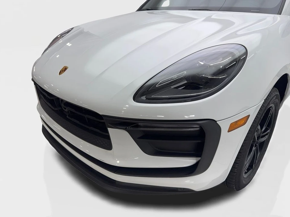 2023 Porsche Macan T - Image 16 of 21