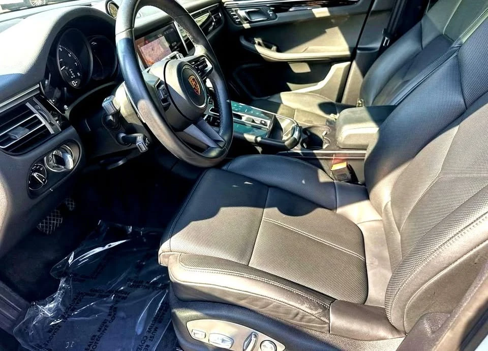 2023 Porsche Macan T - Image 9 of 19