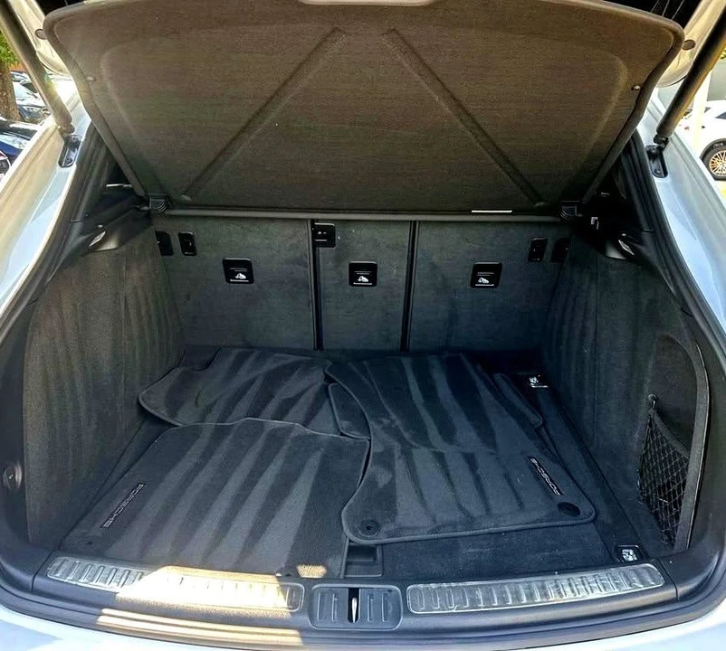 2023 Porsche Macan T - Image 12 of 19