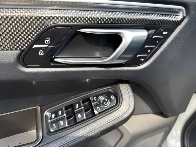 2023 Porsche Macan T - Image 10 of 20